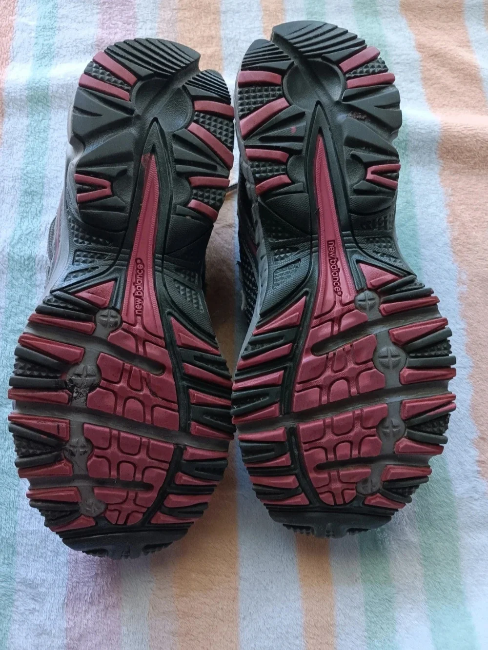 New Balance 461 grey and pink trainers. Size US 7.5